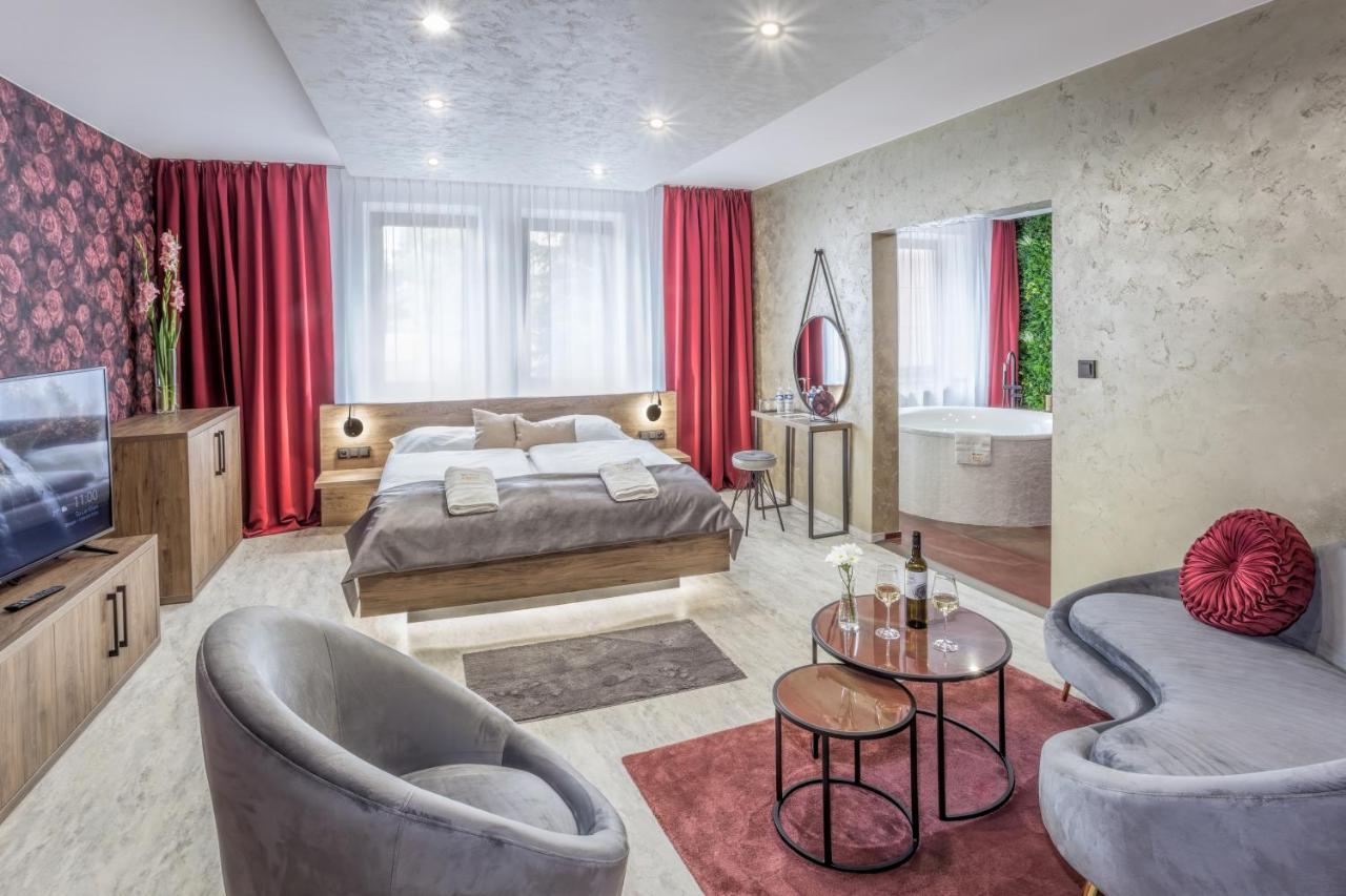 Hotel Beta Бзенец Экстерьер фото