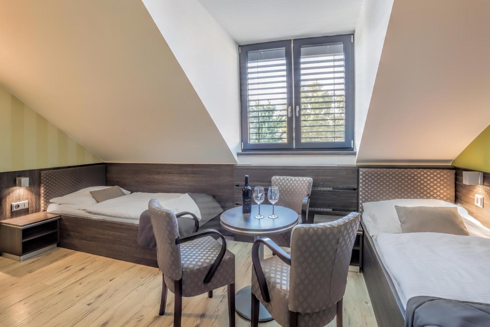 Hotel Beta Бзенец Экстерьер фото