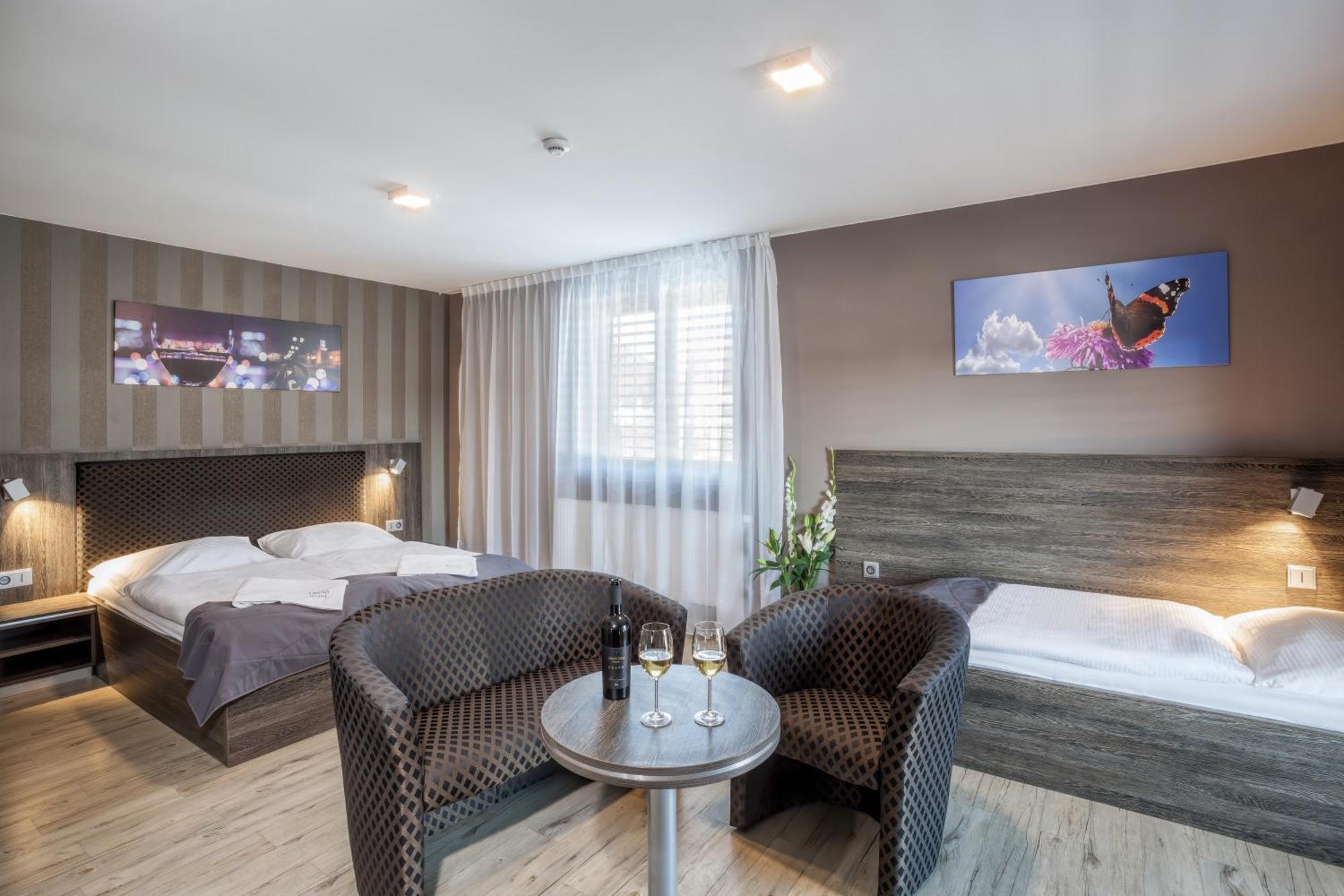 Hotel Beta Бзенец Экстерьер фото