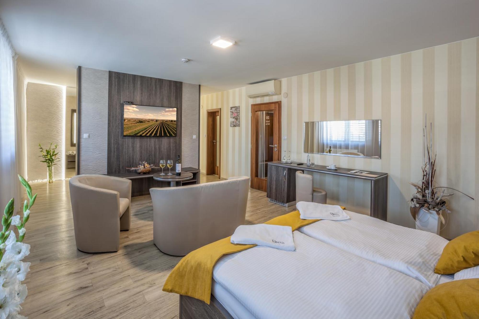 Hotel Beta Бзенец Экстерьер фото